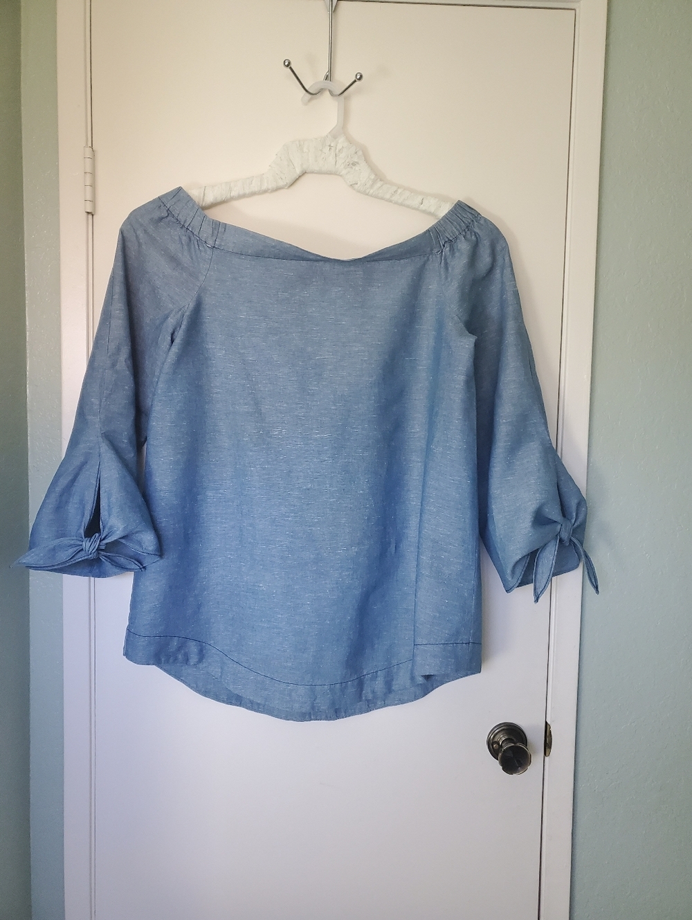 Free People Woman's "Show Some Shoulder" Chamcray Cottagecore Top Linen Blend L